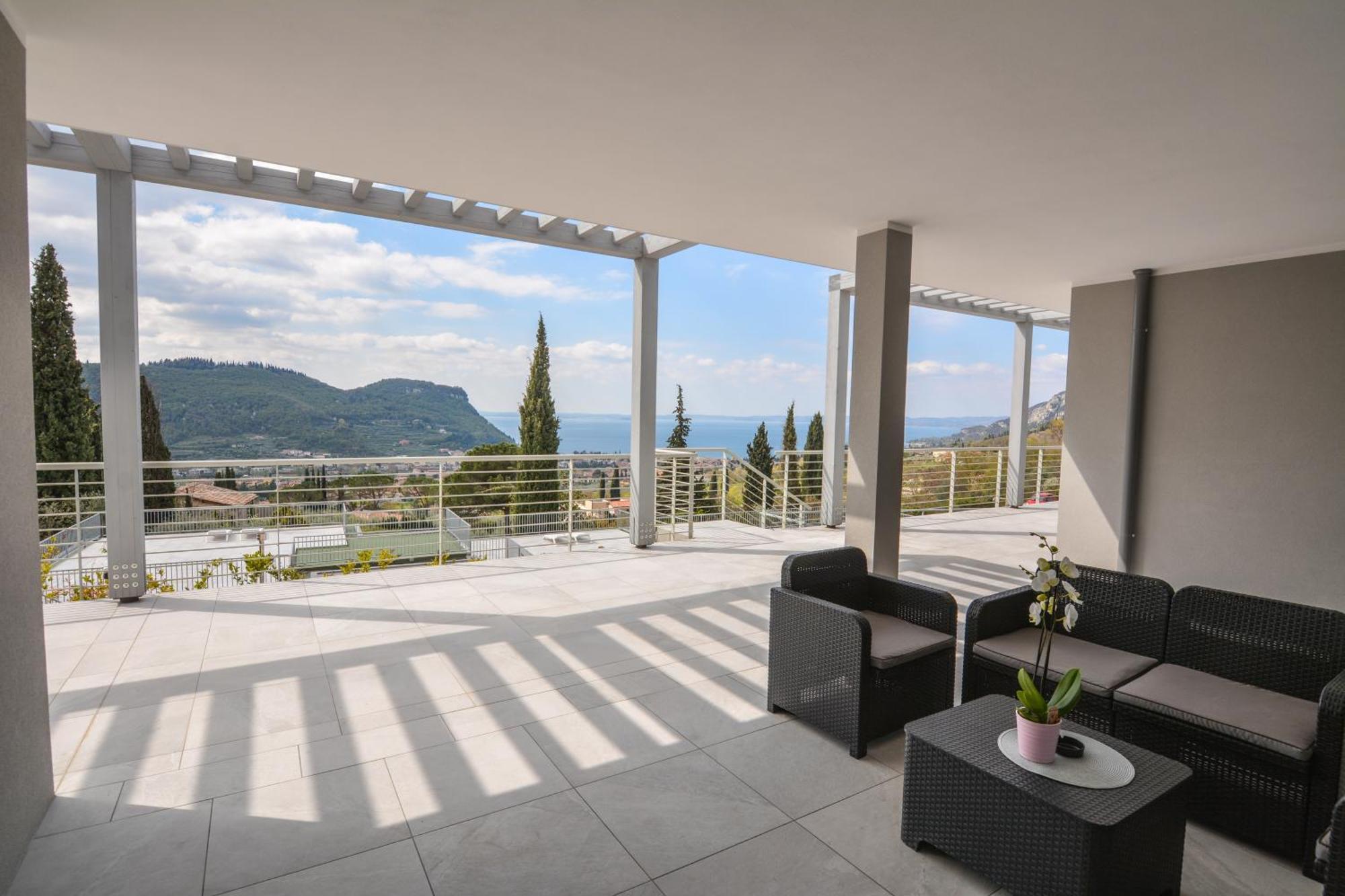 Sunset Lodge - Enjoy Holiday Garda  Exterior photo